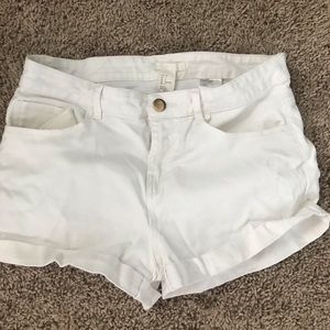 White high waisted H&M shorts
